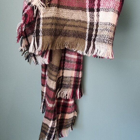 Large 100% Acrylic Plaid Pink & Green Scarf - Picture 11 of 12